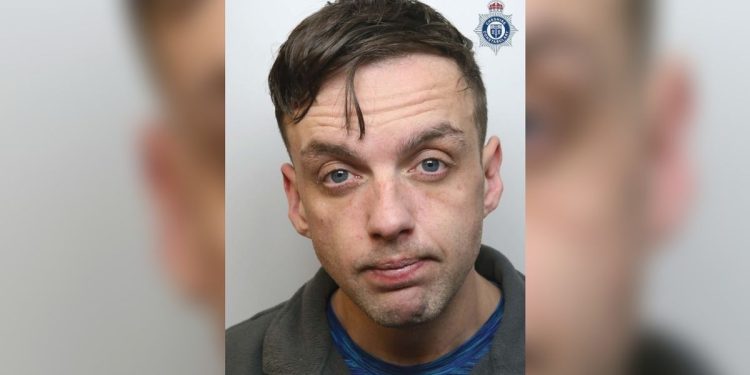 Man back in prison after what he did in Cash Convertors Man back in prison after what he did in Cash Convertors