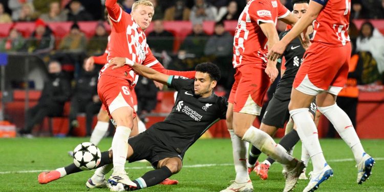 Liverpool hero fumes at VAR as Rio Ferdinand gives honest Mohamed Salah penalty verdict