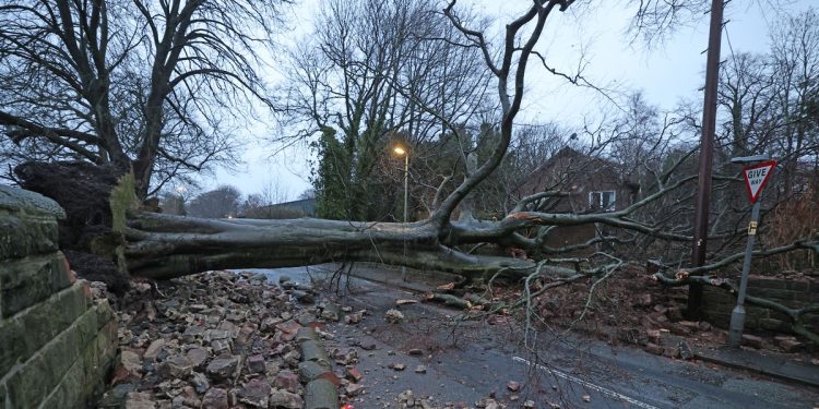Hour by hour forecast as yellow weather warning issued for Merseyside
