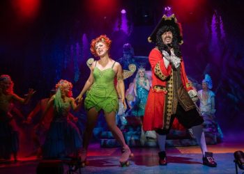 Emmerdale star hooking in fans as he shines in Peter Pan show