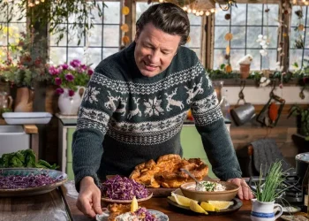 Jamie Oliver’s ‘different level’ Christmas garlic bread using surprise ingredient