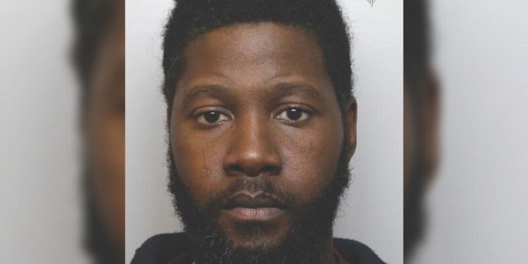 He strangled his girlfriend after looking at her phone He strangled his girlfriend after looking at her phone