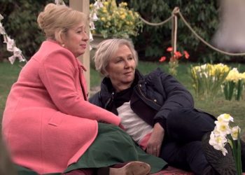 ITV Coronation Street viewers ‘sobbing’ over ‘cruel mistake’ after Julie Carp’s death